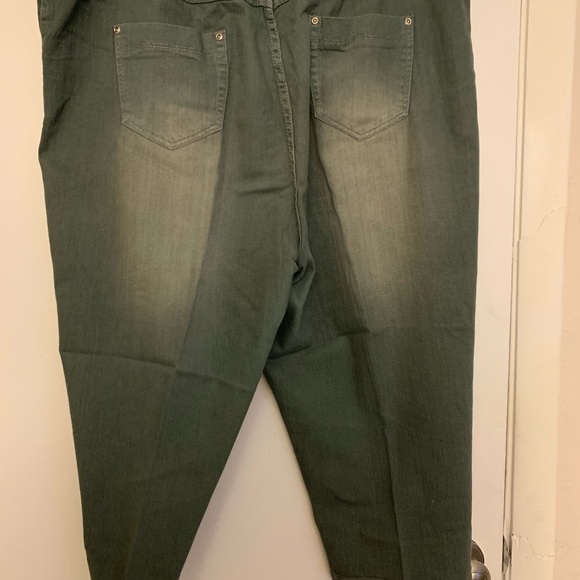 Jeans - Picture 3 of 4